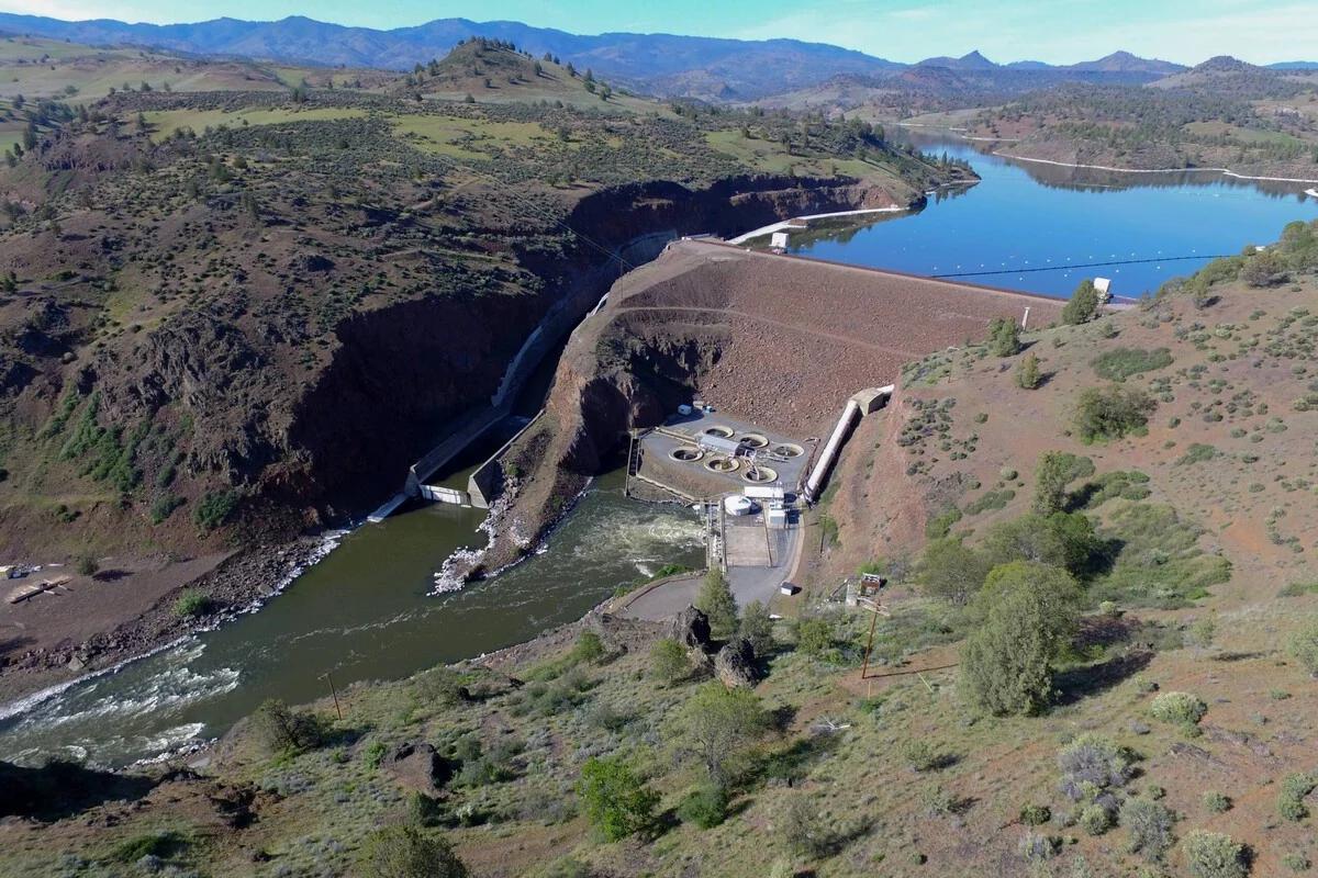 La mayor demolición de represas en EE.UU. abre paso a una restauración ecológica histórica en el río Klamath