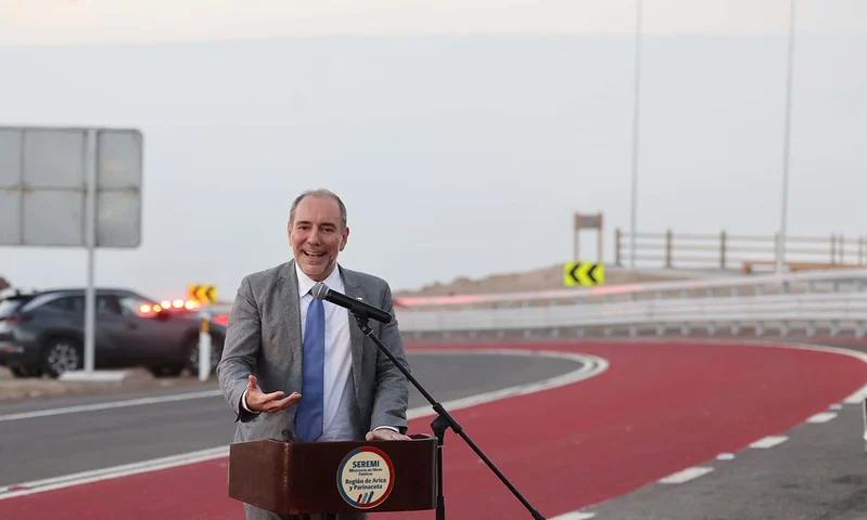 Biministro Louis de Grange supervisa fase final del nuevo borde costero entre playas Chinchorro y Las Machas en Arica