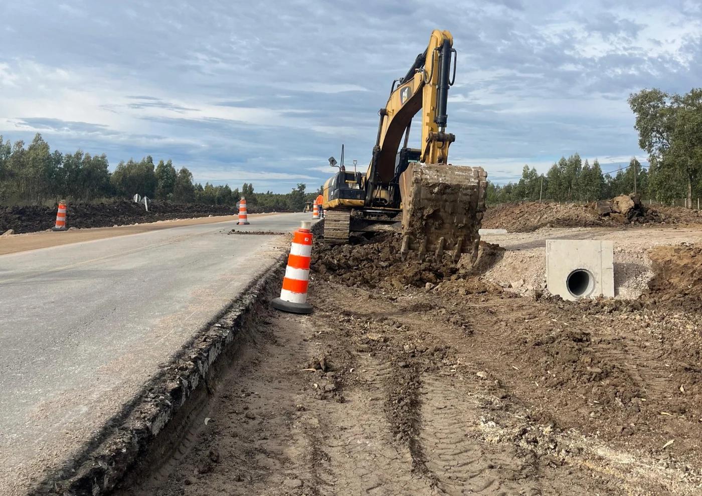 Avanza la ampliación y mejora vial en Ruta 8 entre km 71 y km 91
