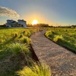 Roca Urban Nature: La rebelión de las curvas y el paisajismo naturalista