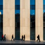 El Resurgimiento de la Litología en Fachadas Contemporáneas