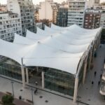 Cubiertas Flexibles: La Tensión de la Norma en la Arquitectura Regional