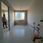 La Amenaza Hídrica Silenciosa: Blindando Baños y Cocinas