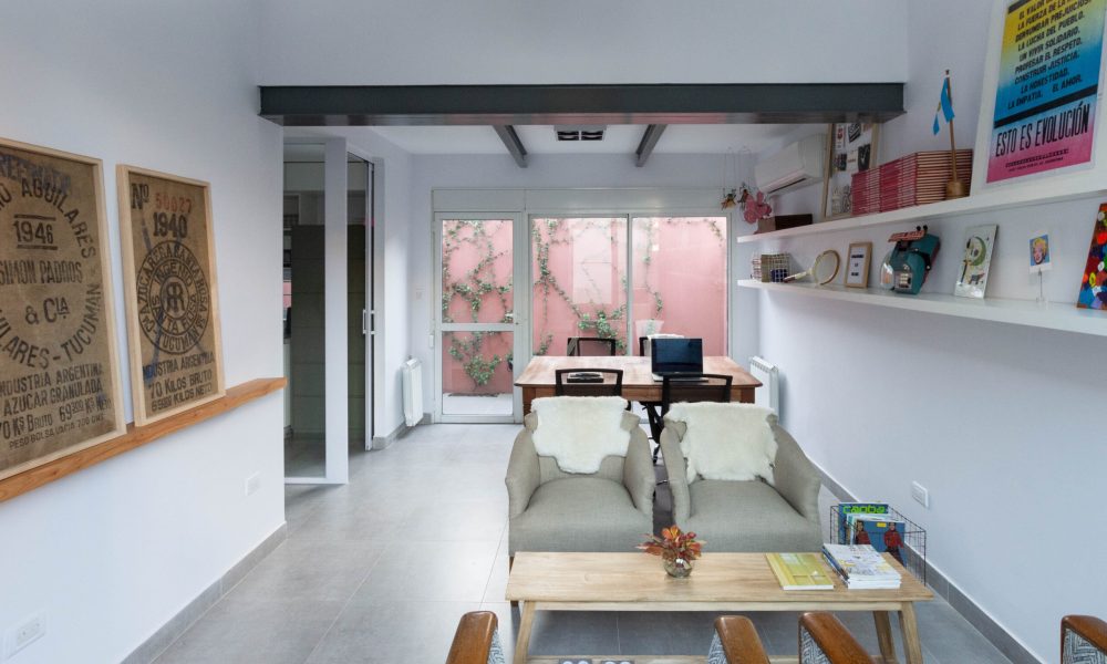 Coworking en clave doméstica: rediseño integral de un PH en Bahía Blanca