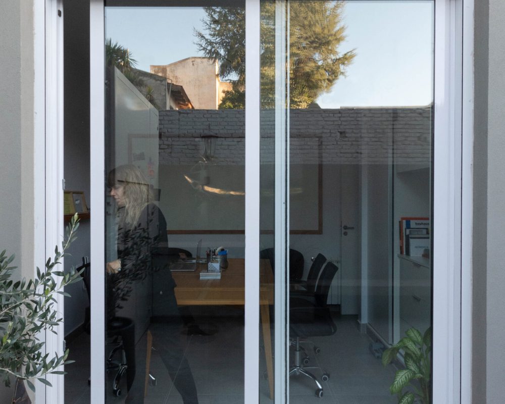 Coworking en clave doméstica: rediseño integral de un PH en Bahía Blanca