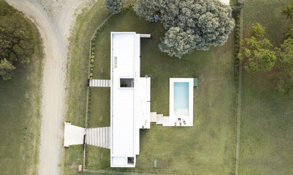 Casa PECE: Un Refugio Contemporáneo en el Corazón de Tandil